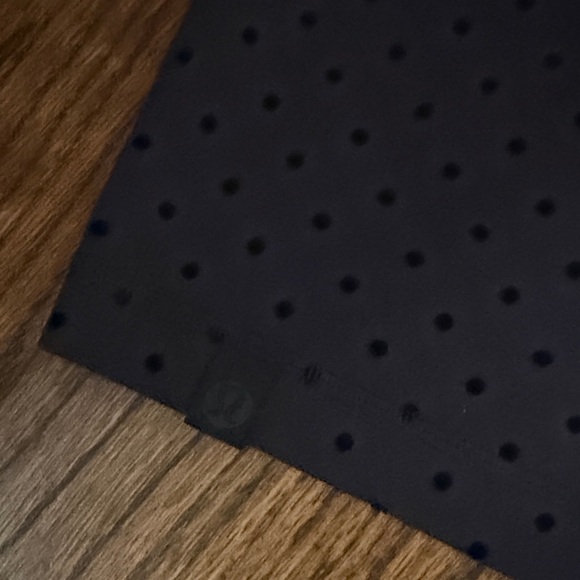 Lululemon Align™ High-Rise Short
6" Flocked Polka Dot - Picture 4 of 4